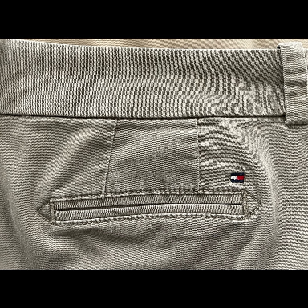 Tommy Hilfiger Women’s Shorts - Picture 6 of 7